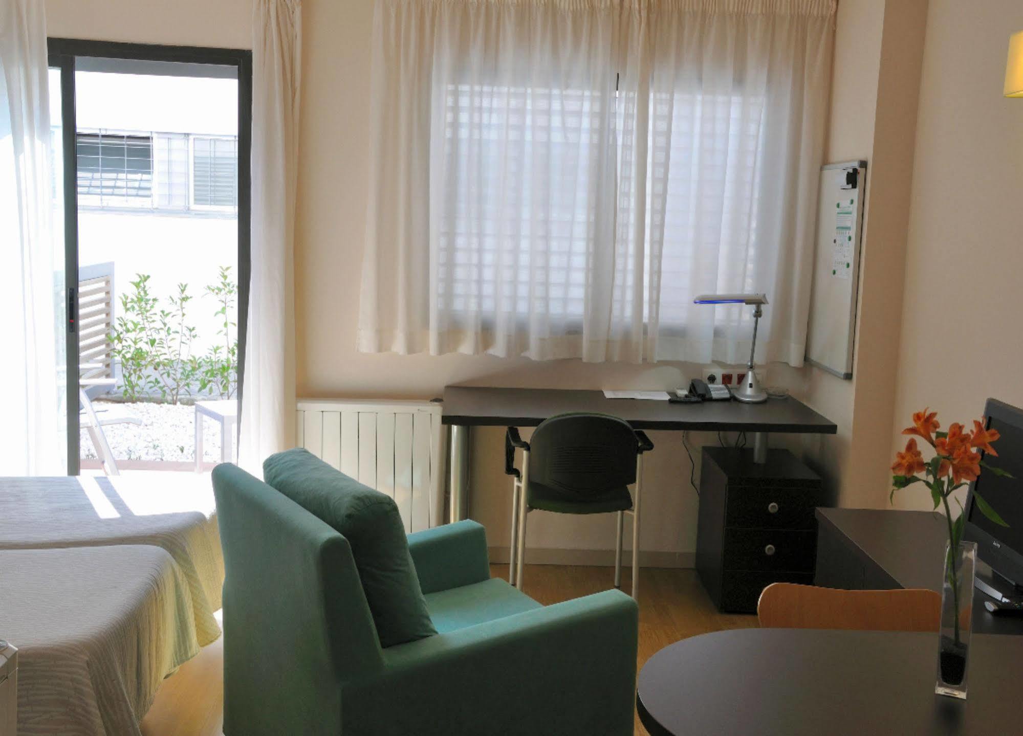 Residencia Universitaria Resa Erasmo Μαδρίτη Εξωτερικό φωτογραφία